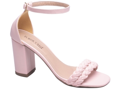 Sand�lia Napa Rosa Tiras Tran�adas Em Napa Rosa E Fivela