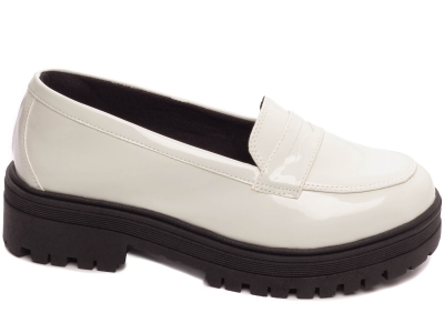 Mocassim  Tratorado Verniz Branco Em Tira