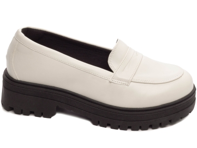 Mocassim  Tratorado Detalhe Em Tira Branco